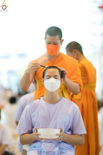 ภาพ No.56805:พิธีปลงผมนาคธรรมทายาท โครงการอุปสมบทบูชาธรรม มหาปูชนียาจารย์ประจำปี 2565 ณ สภาธรรมกายสากล วัดพระธรรมกาย