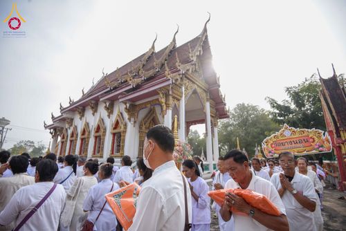 ภาพ No.298967:วันที่ 20 มกราคม พ.ศ. 2569 พิธีทอดผ้าป่าทำนุบำรุงศาสนสถาน ณ วัดใหม่นพรัตน์ ต.เนินพระปรางค์ อ.สองพี่น้อง จ.สุพรรณบุรี ในโครงการธรรมยาตรา กตัญญูบูชา มหาปูชนียาจารย์ พระมงคลเทพมุนี(สด จนฺทสโร) พระผู้ปราบมาร อนุสรณ์สถาน 7 แห่ง ปีที่ 14