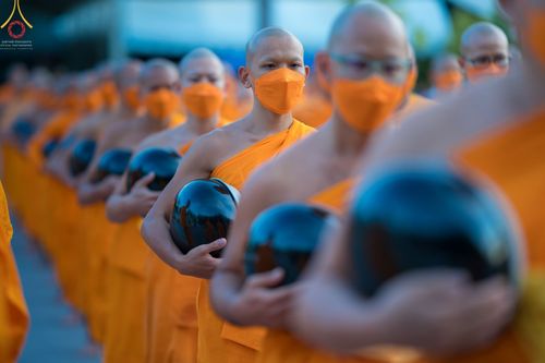 ภาพ No.69853:พิธีถวายภัตตาหารเป็นสังฆทาน แด่คณะพระธรรมยาตราฯ ในโครงการธรรมยาตราฯ ปีที่ 11 ณ อนุสรณ์สถานมหาวิหารพระมงคลเทพมุนี อ.สองพี่น้อง จ.สุพรรณบุรี วันที่ 7 มกราคม พ.ศ. 2566