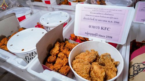 ภาพ No.75149:พิธีถวายภัตตาหารเป็นสังฆทาน แด่คณะพระธรรมยาตราฯ ในโครงการธรรมยาตรากตัญญูบูชา มหาปูชนียาจารย์ พระมงคลเทพมุนี(สด จนฺทสโร) พระผู้ปราบมาร อนุสรณ์สถาน 7 แห่ง ปีที่ 11 วันที่ 31 มกราคม พ.ศ. 2566