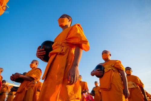 ภาพ No.68712:พิธีตักบาตรฉลองพระใหม่ วันที่ 1 มกราคม พ.ศ. 2566 ณ วัดพระธรรมกาย จ.ปทุมธานี