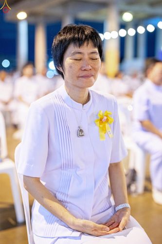 ภาพ No.345918:วันพฤหัสบดีที่ 27 สิงหาคม พ.ศ.2569 พิธีฉลองชัยสวดมนต์บทธัมมจักกัปปวัตตนสูตร 8,657,585,858 จบ ณ มหารัตนวิหารคด วัดพระธรรมกาย