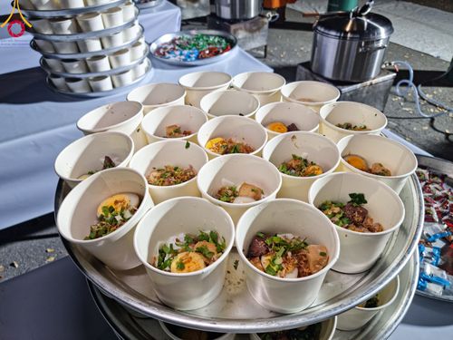 ภาพ No.106331:พิธีถวายภัตตาหารเป็นสังฆทาน แด่คณะพระธรรมยาตราฯ ในโครงการธรรมยาตรากตัญญูบูชา มหาปูชนียาจารย์ พระมงคลเทพมุนี(สด จนฺทสโร) พระผู้ปราบมาร อนุสรณ์สถาน 7 แห่ง ปีที่ 12 วันที่ 5 มกราคม พ.ศ. 2567 ณ อนุสรณ์สถานโลตัสแลนด์ จ.สุพรรณบุรี