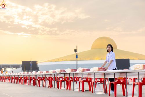 ภาพ No.322739:วันที่ 15-18 เมษายน พ.ศ.2569 การเเตรียมโต๊ะฉัน , เตรียมจุดพักค้าง , เรียงเก้าอี้ , เรียงกล่องไทยธรรม  เพื่องานถวายมหาสังฆทาน 40,000 กว่าวัดทั่วประเทศ วันคุ้มครองโลก 22 เมษายน พ.ศ.2569 วัดพระธรรมกาย