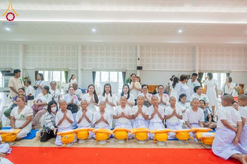 ภาพ No.318681:วันที่ 29 มีนาคม พ.ศ. 2569 พิธีเวียนประทักษิณ มอบผ้าไตร บรรพชาสามเณร  ณ ศูนย์อบรมเยาวชนกาญบุรี