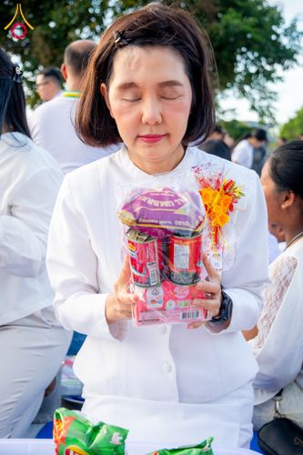 ภาพ No.281555:วันอาทิตย์ที่ 28 ธันวาคม พ.ศ.2568 ตักบาตรพระ 1000 รูป ปีที่ 1 ทำบุญเมืองสตูลส่งท้ายปี ณ หน้าโรงเรียนสตูลวิทยา จ.สตูล