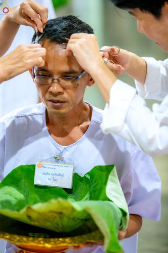 ภาพ No.333498:วันอาทิตย์ที่ 7 มิถุนายน พ.ศ.2569 พิธีตัดปอยผมและปลงผมนาคธรรมทายาท โครงการบรรพชาและอุปสมบทหมู่ธรรมทายาท รุ่นผู้บริหาร รุ่นที่ 16 ณ วิหารคด 11 วัดพระธรรมกาย