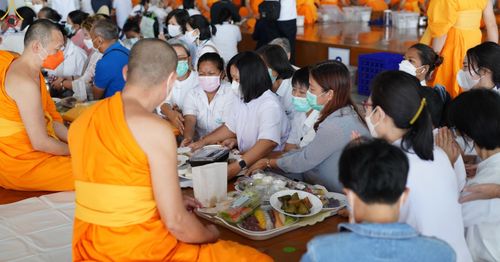 ภาพ No.72823:พิธีเจริญพระพุทธมนต์ และถวายภัตตาหารเป็นสังฆทาน เนื่องในวันคล้ายวันเกิด ครบรอบ 114 ปี คุณยายอาจารย์มหารัตนอุบาสิกาจันทร์ ขนนกยูง วันที่ 19 มกราคม พ.ศ. 2566 ณ หอฉันคุณยายอาจารย์ฯ วัดพระธรรมกาย จ.ปทุมธานี