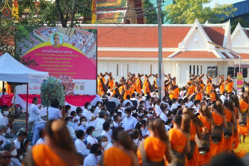 ภาพ No.72275:พิธีต้อนรับพระธรรมยาตรา ในโครงการธรรมยาตรากตัญญูบูชา มหาปูชนียาจารย์ พระมงคลเทพมุนี(สด จนฺทสโร) พระผู้ปราบมาร อนุสรณ์สถาน 7 แห่ง ปีที่ 11 วันที่ 18 มกราคม พ.ศ. 2566 ณ อนุสรณ์สถานลำดับที่ 4 สถานที่เกิดด้วยกายธรรม วัดโบสถ์ (บน) บางคูเวียง อ.บางกรวย จ.นนทบุ
