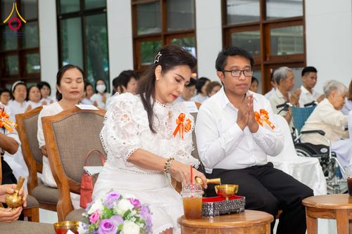 ภาพ No.315862:วันพฤหัสบดีที่ 26 มีนาคม พ.ศ. 2569 พิธีบำเพ็ญกุศล คุณพ่อณรงค์ จินตมากุล  สิริอายุ 99 ปี 11 เดือน โยมบิดา พระครูปลัดรัตนวีรวัฒน์ (รังสฤษดิ์ อิทฺธิจินตโก) ที่ปรึกษาเจ้าคณะจังหวัดปทุมธานี เจ้าอาวาสวัดพระธรรมกาย  ณ ห้องปลูกศรัทธา 2 วัดพระธรรมกาย ปทุมธานี