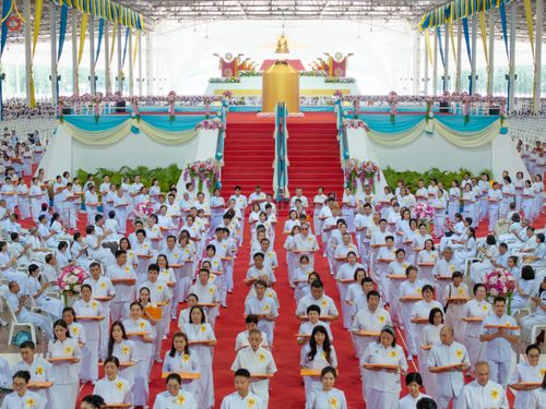 ภาพ No.345627:วันพฤหัสบดีที่ 27 สิงหาคม พ.ศ.2569 พิธีทอดผ้าป่าเพื่อถวายอุปกรณ์สื่อโสตทัศน์ อาคาร 82 ปี หลวงพ่อธัมมชโย พิธีทอดผ้าป่าสมทบกฐินวัดพระธรรมกาย และสมทบกฐิน 30,000 กว่าวัดทั่วไทย ครั้งที่ 1 ประจำปี พุทธศักราช 2569 ณ วัดพระธรรมกาย ปทุมธานี