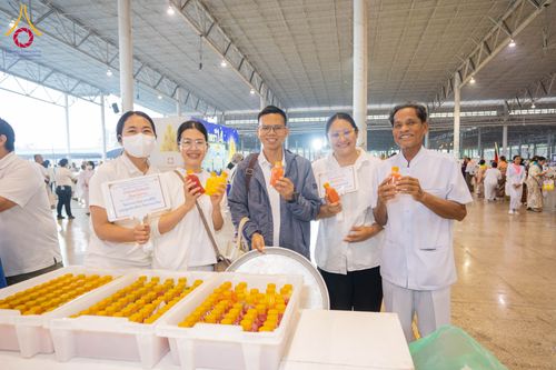 ภาพ No.306850:วันที่ 31 มกราคม พ.ศ. 2569 พิธีถวายภัตตาหารเป็นสังฆทาน แด่พระธรรมยาตรา ณ วัดพระธรรมกาย  จังหวัดปทุมธานี ในโครงการธรรมยาตรา กตัญญูบูชา มหาปูชนียาจารย์ พระมงคลเทพมุนี(สด จนฺทสโร) พระผู้ปราบมาร อนุสรณ์สถาน 7 แห่ง ปีที่ 14