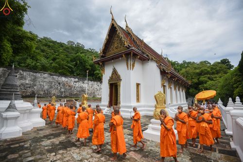 ภาพ No.48082:ประมวลภาพพิธีเวียนประทักษิณ และบรรพชาอุปสมบท รุ่นเข้าพรรษา ปี 2565
