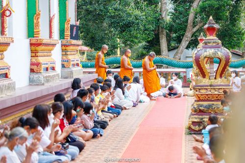 ภาพ No.39835:พิธีตัดปอยผม ปลงผม ขอขมารับผ้าไตรและพิธีบรรพชา ในโครงการอุปสมบท บูชาธรรมมหาปูชนียาจารย์ ประจำปี 2564 ชุดที่ 6