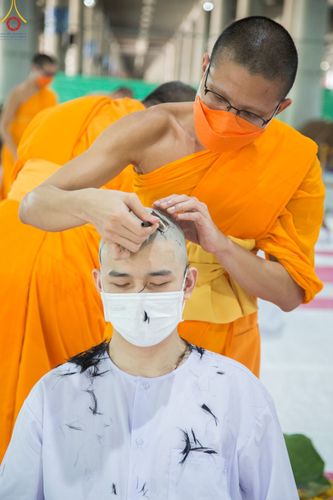 ภาพ No.47498:ประมวลภาพพิธีตัดปอยผม โครงการบรรพชาอุปสมบทหมู่ รุ่นเข้าพรรษา 2565