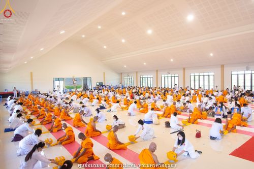 ภาพ No.40817:พิธีตัดปอยผม ปลงผม ขอขมารับผ้าไตรและพิธีบรรพชา ในโครงการอุปสมบท บูชาธรรมมหาปูชนียาจารย์ ประจำปี 2564 ชุดที่ 16