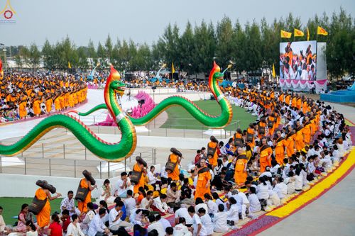 ภาพ No.299727:วันที่ 18 มกราคม พ.ศ. 2569 พิธีต้อนรับพระธรรมยาตรา (ภาพชุดที่ 2) ณ อนุสรณ์สถานลำดับที่ 5  สถานที่เผยแผ่วิชชาธรรมกายครั้งแรก อนุสรณ์สถานบางปลา วัดบางปลา อำเภอบางเลน จังหวัดนครปฐม ในโครงการธรรมยาตรา กตัญญูบูชา มหาปูชนียาจารย์ พระมงคลเทพมุนี(สด จนฺทสโร) พระ