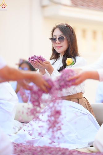 ภาพ No.294968:วันที่ 14 มกราคม พ.ศ. 2569 พิธีต้อนรับพระธรรมยาตรา อนุสรณ์สถานลำดับที่ 4  สถานที่เกิดด้วยกายธรรม ณ วัดโบสถ์บน ต.บางคูเวียง จ.นนทบุรี ในโครงการธรรมยาตรา กตัญญูบูชา มหาปูชนียาจารย์ พระมงคลเทพมุนี(สด จนฺทสโร) พระผู้ปราบมาร อนุสรณ์สถาน 7 แห่ง ปีที่ 14