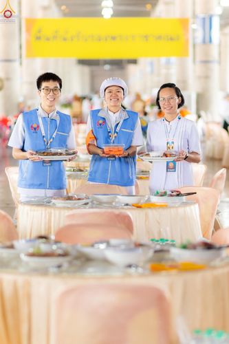 ภาพ No.325888:วันที่ 22 เมษายน พ.ศ.2569(วันคุ้มครองโลก) งานถวายมหาสังฆทาน 40,000 กว่าวัดทั่วประเทศ เจ้าหน้าที่ สาธุชน ร่วมใจจัดเตรียมภัตตาหารเพล (ชุด 2)