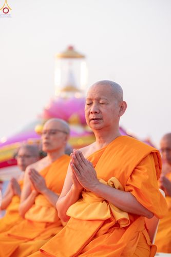 ภาพ No.307441:วันที่ 31 มกราคม พ.ศ. 2569 พิธีจุดประทีปธรรมถวายเป็นพุทธบูชา  และบูชาธรรมมหาปูชนียาจารย์ (ภาพชุดที่ 2) ณ วัดพระธรรมกาย ปทุมธานี ในโครงการธรรมยาตรา กตัญญูบูชา มหาปูชนียาจารย์ พระมงคลเทพมุนี(สด จนฺทสโร) พระผู้ปราบมาร อนุสรณ์สถาน 7 แห่ง ปีที่ 14