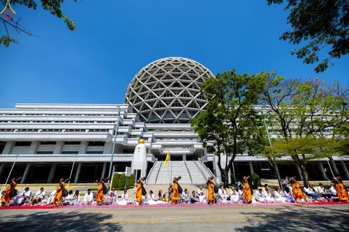 ภาพ No.304620:วันที่ 25 มกราคม พ.ศ. 2569 พิธีต้อนรับพระธรรมยาตรา (ภาพชุดที่ 2) รร.สามัคคีราษฏร์บำรุง-วัดพระธรรมกาย ในโครงการธรรมยาตรา กตัญญูบูชา มหาปูชนียาจารย์ พระมงคลเทพมุนี(สด จนฺทสโร) พระผู้ปราบมาร อนุสรณ์สถาน 7 แห่ง ปีที่ 14