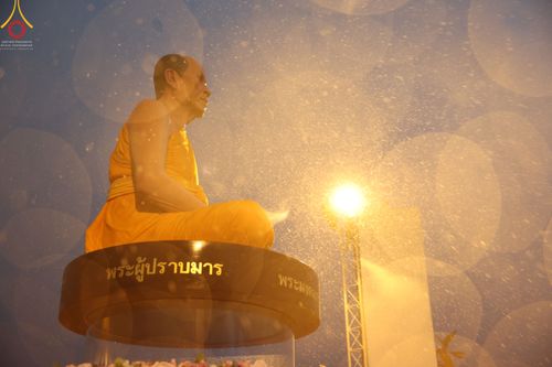 ภาพ No.52582:ประมวลภาพวันคล้ายวันเกิดครบรอบ 138 ปี พระมงคลเทพมุนี (สด จนฺทสโร) พระผู้ปราบมาร ชุดที่ 2