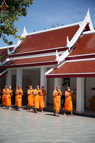 ภาพ No.40054:พิธีตัดปอยผม ปลงผม ขอขมารับผ้าไตรและพิธีบรรพชา ในโครงการอุปสมบท บูชาธรรมมหาปูชนียาจารย์ ประจำปี 2564 ชุดที่ 8