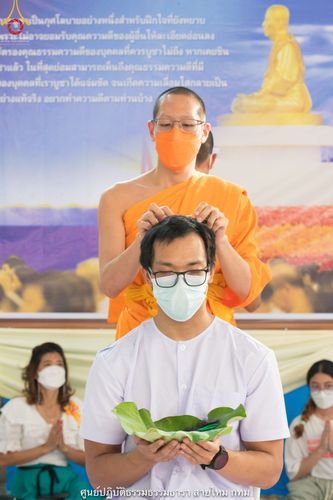 ภาพ No.39339:พิธีตัดปอยผมและปลงผมในโครงการอุปสมบท บูชาธรรมมหาปูชนียาจารย์ ประจำปี 2564 ชุดที่ 1