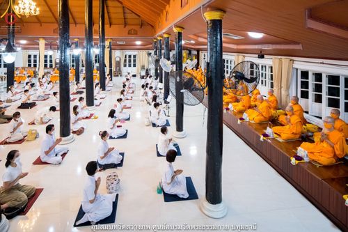 ภาพ No.40477:พิธีตัดปอยผม ปลงผม ขอขมารับผ้าไตรและพิธีบรรพชา ในโครงการอุปสมบท บูชาธรรมมหาปูชนียาจารย์ ประจำปี 2564 ชุดที่ 13