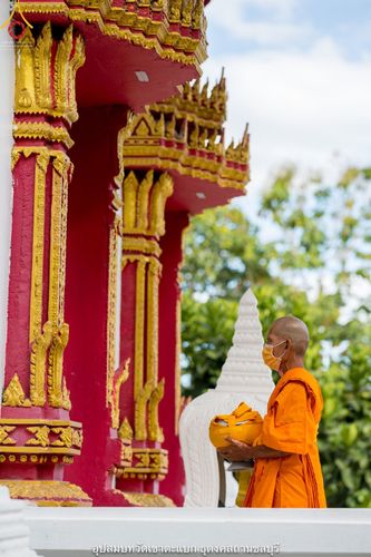 ภาพ No.40311:พิธีตัดปอยผม ปลงผม ขอขมารับผ้าไตรและพิธีบรรพชา ในโครงการอุปสมบท บูชาธรรมมหาปูชนียาจารย์ ประจำปี 2564 ชุดที่ 11