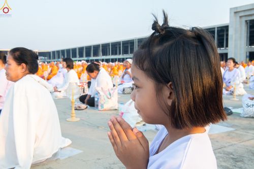 ภาพ No.307753:วันที่ 31 มกราคม พ.ศ. 2569 พิธีจุดประทีปธรรมถวายเป็นพุทธบูชา  และบูชาธรรมมหาปูชนียาจารย์ (ภาพชุดที่ 2) ณ วัดพระธรรมกาย ปทุมธานี ในโครงการธรรมยาตรา กตัญญูบูชา มหาปูชนียาจารย์ พระมงคลเทพมุนี(สด จนฺทสโร) พระผู้ปราบมาร อนุสรณ์สถาน 7 แห่ง ปีที่ 14