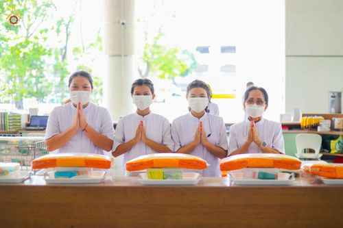 ภาพ No.90547:พิธีบุพเปตพลี  ครั้งที่ 141 ร่วมอุทิศบุญแด่หมู่ญาติที่ล่วงลับไปแล้ว และสืบทอดอายุพระพุทธศาสนา วันพฤหัสบดีที่ 14 ตุลาคม พ.ศ.2566 วันพระแรม 15 ค่ำ เดือน 10 ณ หอฉันคุณยายอาจารย์ฯ วัดพระธรรมกาย