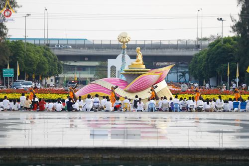 ภาพ No.120252:พิธีต้อนรับพระธรรมยาตรา ในโครงการธรรมยาตรา กตัญญูบูชา มหาปูชนียาจารย์ พระมงคลเทพมุนี(สด จนฺทสโร) พระผู้ปราบมาร อนุสรณ์สถาน 7 แห่ง ปีที่ 12 วันที่ 28 มกราคม พ.ศ. 2567 ณ วัดพระธรรมกาย จ.ปทุมธานี