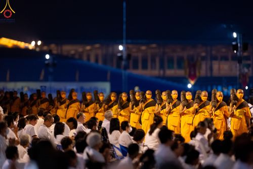 ภาพ No.120550:พิธีต้อนรับพระธรรมยาตรา ในโครงการธรรมยาตรา กตัญญูบูชา มหาปูชนียาจารย์ พระมงคลเทพมุนี(สด จนฺทสโร) พระผู้ปราบมาร อนุสรณ์สถาน 7 แห่ง ปีที่ 12 วันที่ 28 มกราคม พ.ศ. 2567 ณ วัดพระธรรมกาย จ.ปทุมธานี (ชุดที่ 2)