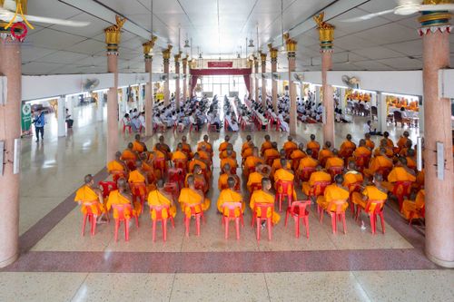 ภาพ No.300383:วันที่ 22 มกราคม พ.ศ. 2569 พิธีทอดผ้าป่าทำนุบำรุงศาสนสถาน ณ วัดรางกำหยาด ต.บางภาษี อ.บางเลน จ.นครปฐม ในโครงการธรรมยาตรา กตัญญูบูชา มหาปูชนียาจารย์ พระมงคลเทพมุนี(สด จนฺทสโร) พระผู้ปราบมาร อนุสรณ์สถาน 7 แห่ง ปีที่ 14