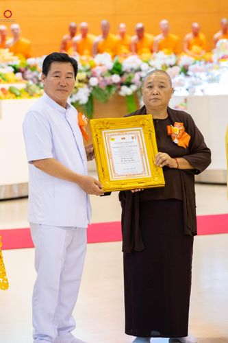 ภาพ No.327801:วันที่ 3 พฤษภาคม พ.ศ.2569 พิธีรับมอบพระบรมสารีริกธาตุ จากสาธารณรัฐแห่งสหภาพเมียนมา ณ ห้องแก้วสารพัดนึก วัดพระธรรมกาย