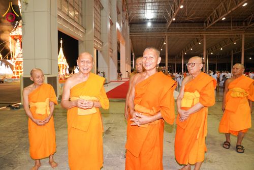 ภาพ No.316729:วันอาทิตย์ที่ 29 มีนาคม พ.ศ. 2569 พิธีทอดผ้าบังสุกุลและพิธีชำระร่าง โยมพ่อณรงค์ จินตมากุล  สิริอายุ 99 ปี 11 เดือน โยมบิดา พระครูปลัดรัตนวีรวัฒน์ (รังสฤษดิ์ อิทฺธิจินตโก) ที่ปรึกษาเจ้าคณะจังหวัดปทุมธานี เจ้าอาวาสวัดพระธรรมกาย  ณ ฌาปนสถานชั่วคราว ทางเข้า 