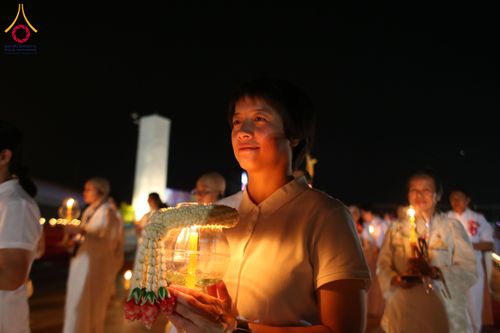 ภาพ No.312282:วันอังคารที่ 3 มีนาคม พ.ศ.2569 พิธีเวียนประทักษิณและจุดมาฆประทีป (ภาพชุดที่ 2) ณ ลานธรรมพระมหาธรรมกายเจดีย์ วัดพระธรรมกาย