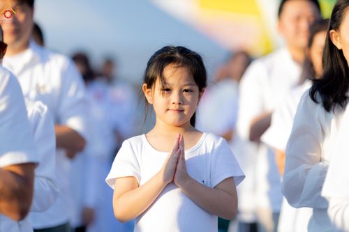 ภาพ No.291960:วันที่ 10 มกราคม พ.ศ. 2569 พิธีจุดประทีปถวายเป็นพุทธบูชา และบูชาธรรมมหาปูชนียาจารย์  ณ อนุสรณ์สถานคลองบางนางแท่น อ.สามพราน จ.นครปฐม ในโครงการธรรมยาตรา กตัญญูบูชา มหาปูชนียาจารย์ พระมงคลเทพมุนี(สด จนฺทสโร) พระผู้ปราบมาร อนุสรณ์สถาน 7 แห่ง ปีที่ 14