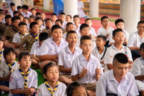 ภาพ No.301300:วันที่ 22 มกราคม พ.ศ. 2569 พิธีทอดผ้าป่าทำนุบำรุงศาสนสถาน ณ วัดใหม่พิบูลย์ผล อ.สองพี่น้อง จ.สุพรรณบุรี ในโครงการธรรมยาตรา กตัญญูบูชา มหาปูชนียาจารย์ พระมงคลเทพมุนี(สด จนฺทสโร) พระผู้ปราบมาร อนุสรณ์สถาน 7 แห่ง ปีที่ 14