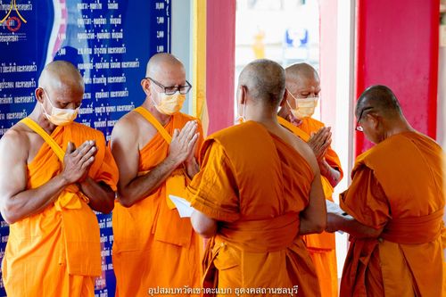 ภาพ No.40310:พิธีตัดปอยผม ปลงผม ขอขมารับผ้าไตรและพิธีบรรพชา ในโครงการอุปสมบท บูชาธรรมมหาปูชนียาจารย์ ประจำปี 2564 ชุดที่ 11