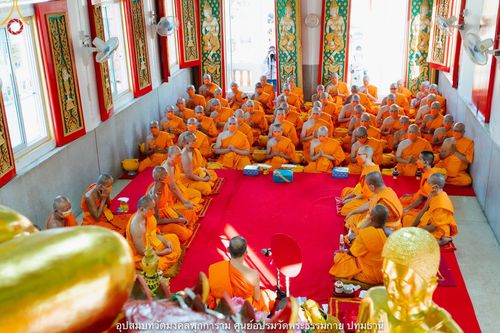 ภาพ No.40396:พิธีตัดปอยผม ปลงผม ขอขมารับผ้าไตรและพิธีบรรพชา ในโครงการอุปสมบท บูชาธรรมมหาปูชนียาจารย์ ประจำปี 2564 ชุดที่ 12