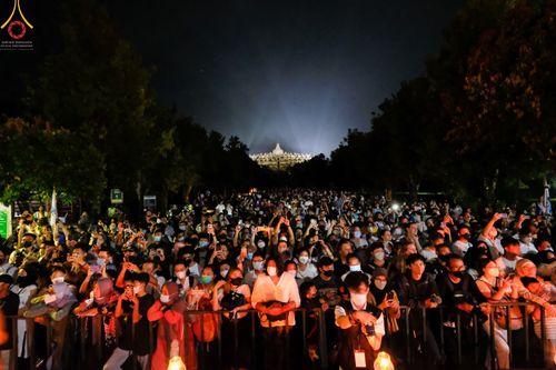ภาพ No.46529:พิธีจุดโคมวิสาขประทีป วันวิสาขบูชา พ.ศ. 2565 ณ ประเทศอินโดนีเซีย