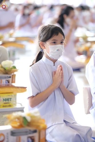 ภาพ No.48228:ประมวลภาพพิธีถวายผ้าอาบน้ำฝน และประทีปโคมไฟ เนื่องในวันอาสาฬหบูชา ประจำปี 2565