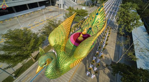 ภาพ No.43273:พิธีอัญเชิญมยุรนาวากาศ บูชาธรรมมหาปูชนียาจารย์ วันพฤหัสบดีที่ 3 กุมภาพันธ์ พ.ศ. 2565