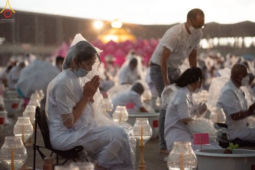 ภาพ No.52583:ประมวลภาพวันคล้ายวันเกิดครบรอบ 138 ปี พระมงคลเทพมุนี (สด จนฺทสโร) พระผู้ปราบมาร ชุดที่ 2