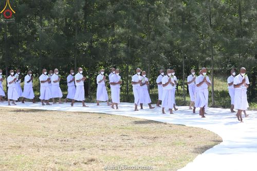 ภาพ No.39519:พิธีตัดปอยผม ปลงผม ขอขมารับผ้าไตรและพิธีบรรพชา ในโครงการอุปสมบท บูชาธรรมมหาปูชนียาจารย์ ประจำปี 2564  ชุดที่ 2