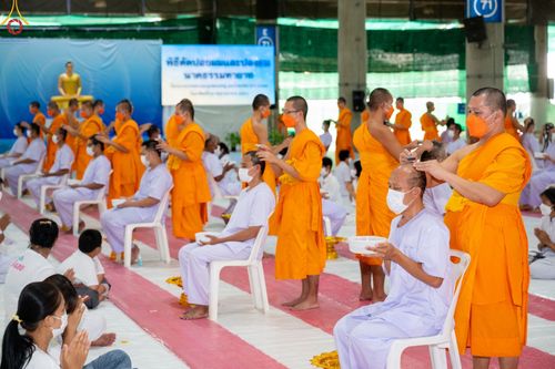 ภาพ No.47503:ประมวลภาพพิธีตัดปอยผม โครงการบรรพชาอุปสมบทหมู่ รุ่นเข้าพรรษา 2565