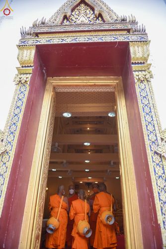 ภาพ No.48085:ประมวลภาพพิธีเวียนประทักษิณ และบรรพชาอุปสมบท รุ่นเข้าพรรษา ปี 2565