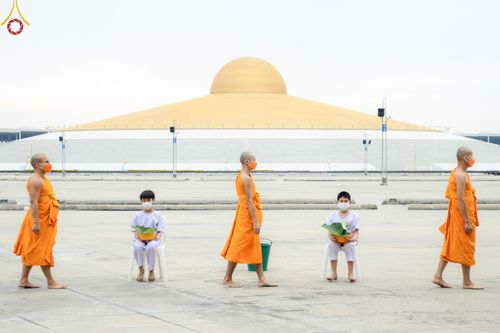 ภาพ No.44015:ประมวลภาพพิธีปลงผม โครงการบรรพชาสามเณรฟื้นฟูพระพุทธศาสนาทั่วไทย ณ ศูนย์อบรมวัดพระธรรมกาย